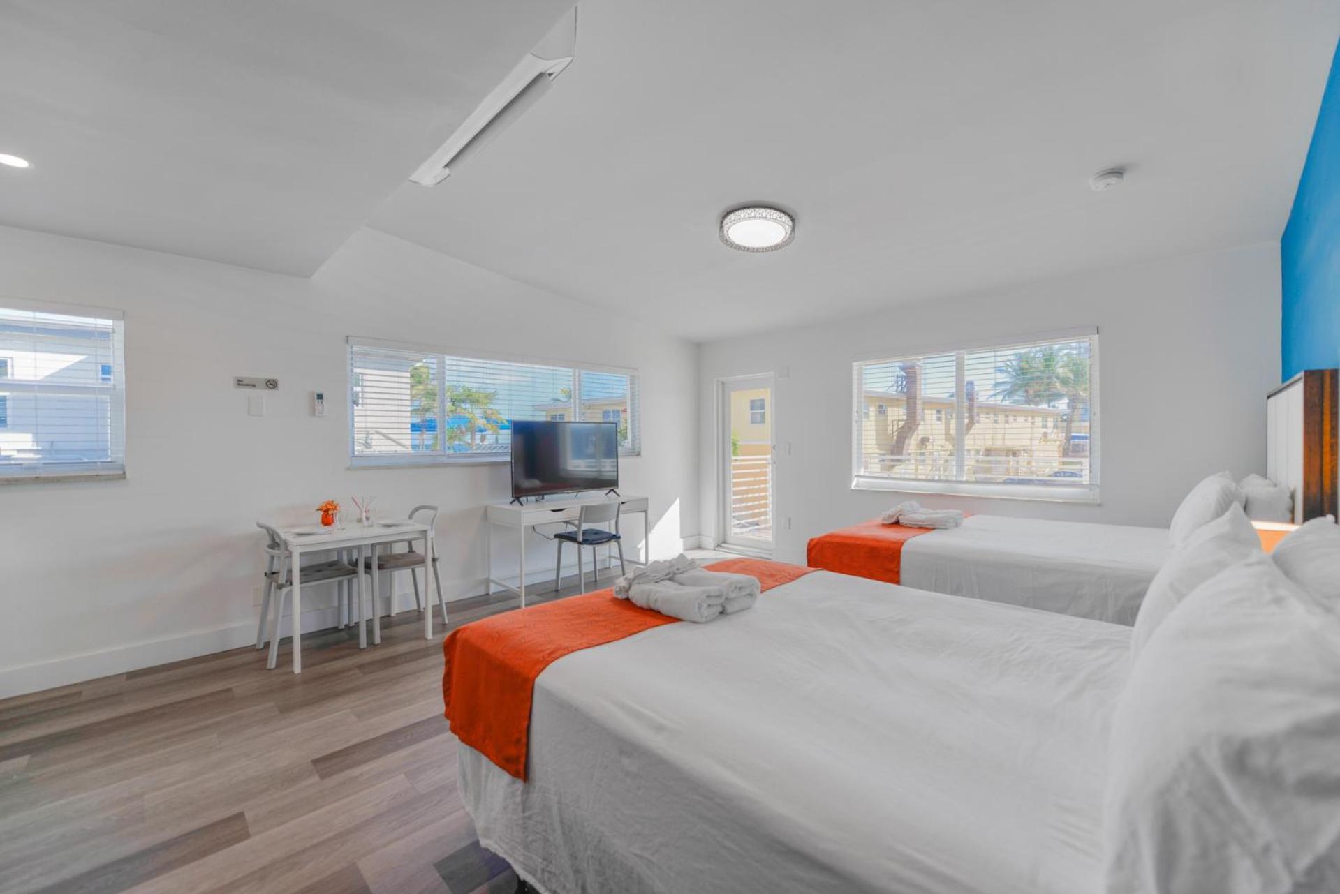 Spacious Studio With Balcony And Parking At The Beach -M46 ハリウッド エクステリア 写真